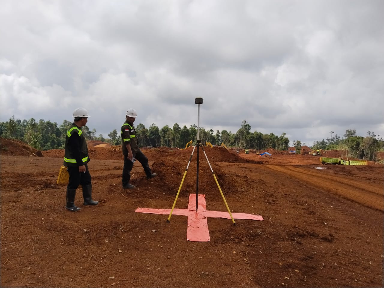 Pengukuran GPS Geodetik menggunakan GNSS untuk survei topografi proyek infrastruktur nasional oleh PT Meridian Global Utama bikinpeta.comPilihan 2 (Lebih Ringkas & Fokus Kata Kunci)